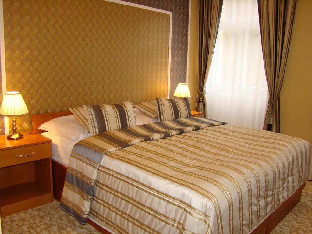 Hotel Saint Petersburg KLV Exterior foto